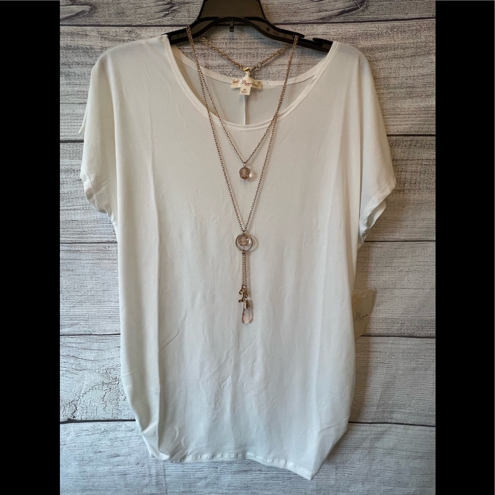 White shirt with detachable necklace
